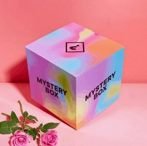 MYSTETY BOX 5 items × 25